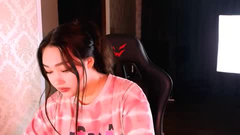 Snapshot of erica_wayne chatting on 11-25-25, 10:26 Erica Wayne online show from 11-25-25, 10:26