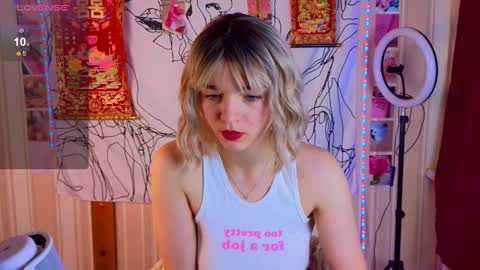 Snapshot of erica_winterr chatting on 03-10-25, 04:17 Erica Winterr online show from 03-10-25, 04:17