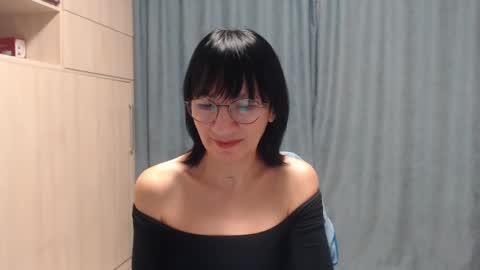 ericablack8 online show from 01-10-25, 03:48