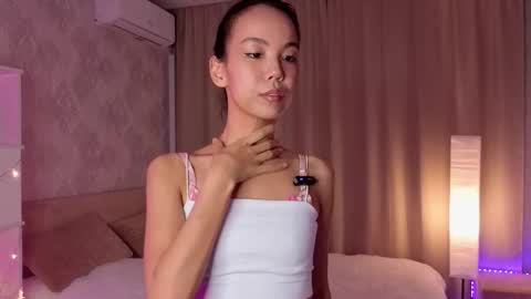 Snapshot of ericajackosn chatting on 12-02-25, 06:36 Emily online show from 12-02-25, 06:36