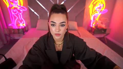 Snapshot of ericasin chatting on 09-10-25, 02:39 Erica online show from 09-10-25, 02:39