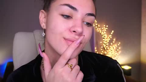 Snapshot of ericasin chatting on 10-25-25, 06:10 Erica online show from 10-25-25, 06:10