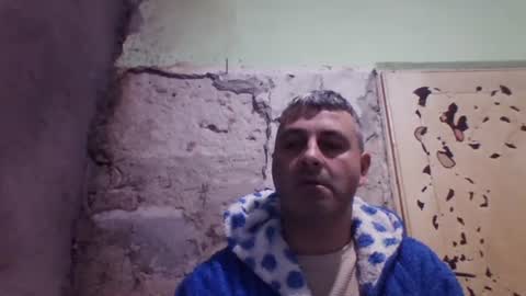 Snapshot of ericboy32 chatting on 12-17-25, 03:40 eric online show from 12-17-25, 03:40