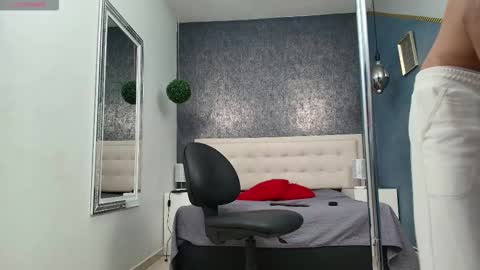   online show from 12-21-25, 03:46