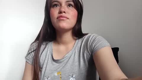 Snapshot of erika_depp chatting on 12-01-24, 06:19 Erika online show from 12-01-24, 06:19