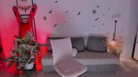 erika_kim online show from 10-26-25, 05:57