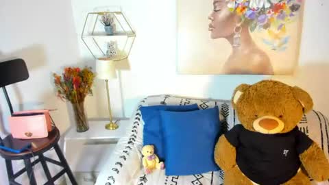 E R I K A  - L  Y R I C S online show from 06-12-26, 01:59