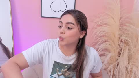 Erika Mendez online show from 02-03-25, 06:39