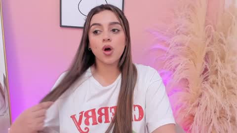 Erika Mendez online show from 02-04-25, 06:49