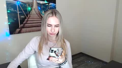 Erika online show from 01-20-25, 04:01