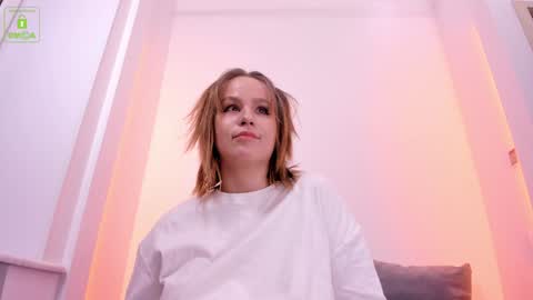 Snapshot of erikalustx chatting on 12-09-24, 04:12 Erika online show from 12-09-24, 04:12