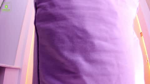 Snapshot of erikalustx chatting on 12-30-24, 04:20 Erika online show from 12-30-24, 04:20