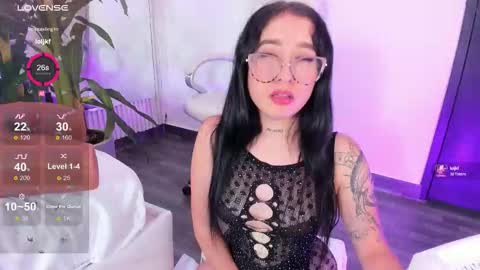 Snapshot of eriklein chatting on 09-13-25, 10:53 Eri  online show from 09-13-25, 10:53