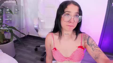 Snapshot of eriklein chatting on 09-16-25, 11:06 Eri  online show from 09-16-25, 11:06