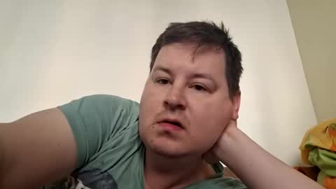 Snapshot of erikstar chatting on 05-31-26, 07:48 erikstar online show from 05-31-26, 07:48