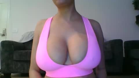 Snapshot of erin2025 chatting on 11-17-25, 04:40 erin2025 online show from 11-17-25, 04:40