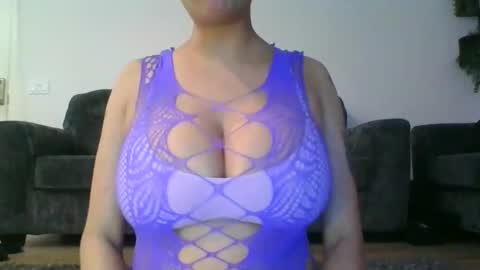 Snapshot of erin2025 chatting on 11-18-25, 04:39 erin2025 online show from 11-18-25, 04:39