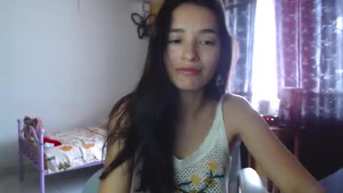 Snapshot of erina_1 chatting on 12-01-24, 04:29 erina_1 online show from 12-01-24, 04:29