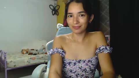 Snapshot of erina_1 chatting on 01-09-25, 04:41 erina_1 online show from 01-09-25, 04:41