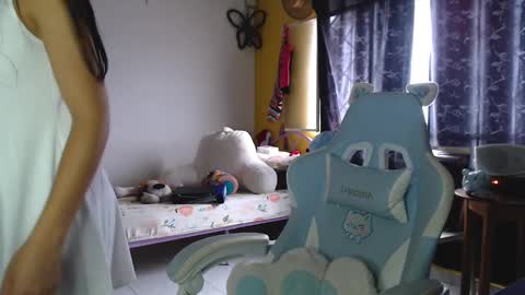 Snapshot of erina_1 chatting on 02-07-25, 05:18 erina_1 online show from 02-07-25, 05:18