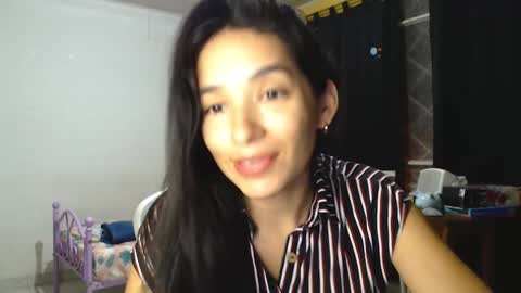Snapshot of erina_1 chatting on 03-08-25, 02:01 erina_1 online show from 03-08-25, 02:01
