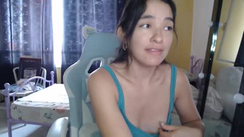 Snapshot of erina_1 chatting on 10-14-25, 05:14 erina_1 online show from 10-14-25, 05:14