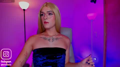 Snapshot of erisleon chatting on 02-17-25, 01:15   online show from 02-17-25, 01:15