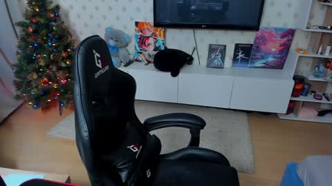 Max online show from 01-06-25, 01:42