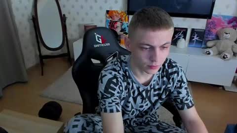 Max online show from 02-09-25, 07:52