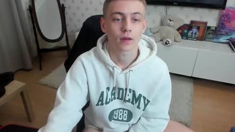 Max online show from 10-25-25, 07:19