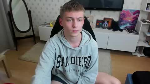 Max online show from 11-10-25, 10:58