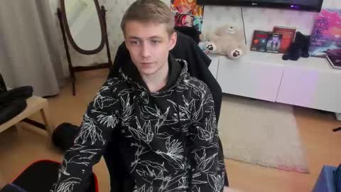 Max online show from 11-25-25, 11:49