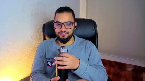 Snapshot of ernesto_rodriguez_82 chatting on 06-12-26, 04:11 ernesto rodriguez 82 online show from 06-12-26, 04:11