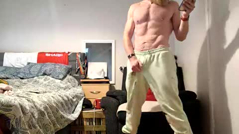 Snapshot of erniemac chatting on 11-17-25, 01:06 Ernie online show from 11-17-25, 01:06