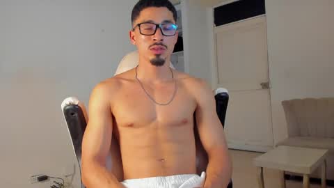 Snapshot of eros_becker_ chatting on 05-08-26, 04:51 eros_becker_ online show from 05-08-26, 04:51