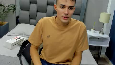 Snapshot of eros_mancini chatting on 11-23-25, 03:28 Eros Mancini online show from 11-23-25, 03:28