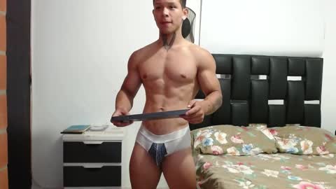 Snapshot of erosscott chatting on 02-28-25, 01:15 Eros online show from 02-28-25, 01:15