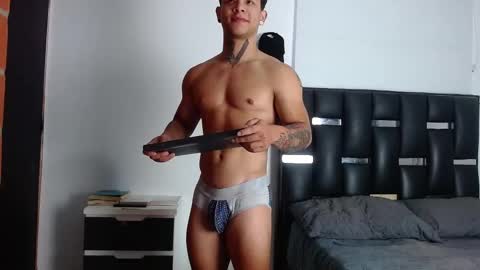 Snapshot of erosscott chatting on 09-23-25, 02:09 Eros online show from 09-23-25, 02:09