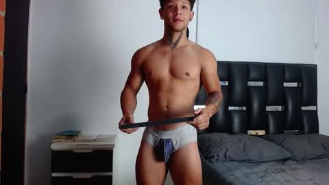 Snapshot of erosscott chatting on 10-16-25, 03:35 Eros online show from 10-16-25, 03:35