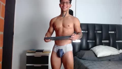 Eros online show from 11-22-25, 01:48