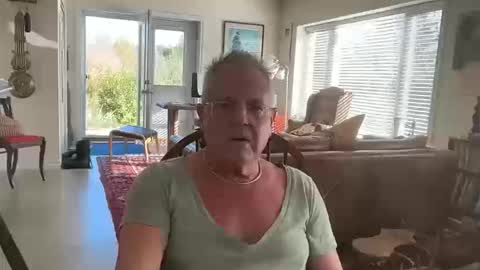 eros online show from 10-10-25, 07:13