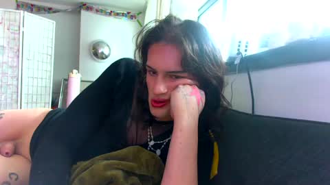 Snapshot of erotica_angel chatting on 05-13-26, 09:44 Nikki Erotica online show from 05-13-26, 09:44