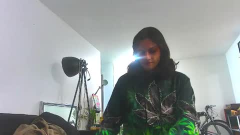 Snapshot of erotica_angel chatting on 05-28-26, 04:43 Nikki Erotica online show from 05-28-26, 04:43