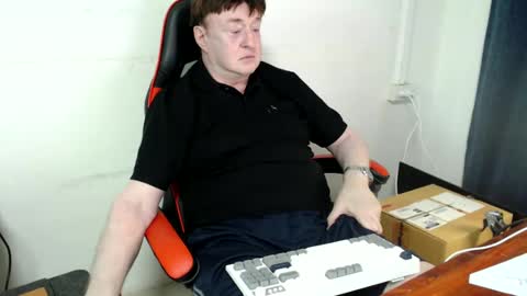 Tom Delaney online show from 02-10-25, 03:24