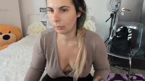 eroticsensualkitty4u online show from 10-21-25, 10:05