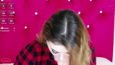 Snapshot of erryka chatting on 02-05-25, 08:11 Erika online show from 02-05-25, 08:11