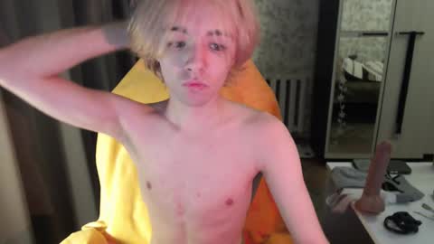 Snapshot of ervi_ chatting on 02-11-26, 11:26 ERV1II online show from 02-11-26, 11:26