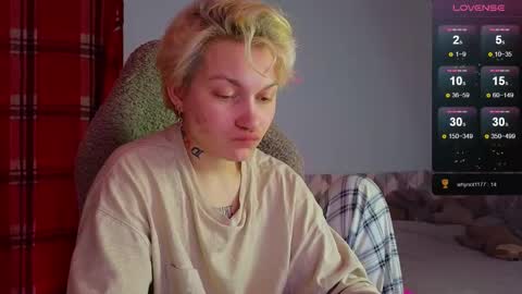 Snapshot of esajukyy chatting on 02-10-25, 01:44 esajukyy online show from 02-10-25, 01:44