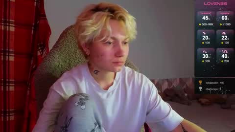 Snapshot of esajukyy chatting on 02-12-25, 06:51 esajukyy online show from 02-12-25, 06:51