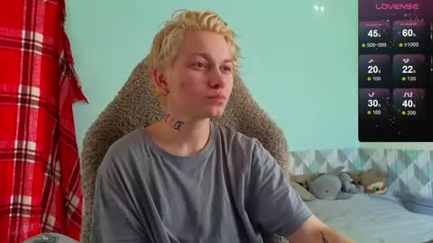 Snapshot of esajukyy chatting on 02-20-25, 06:50 esajukyy online show from 02-20-25, 06:50